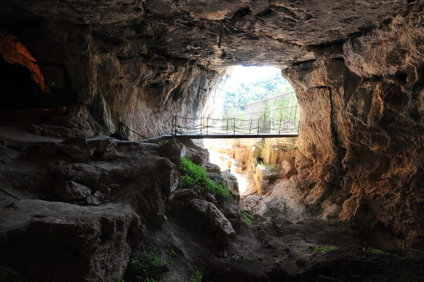 La grotte de la Baume Bonne : un monument de 400 000 ans