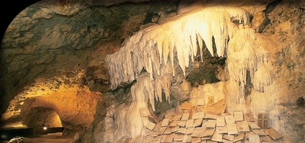 Les grottes pétrifiantes de Savonnières