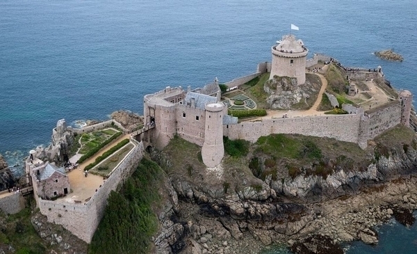 Château de Fort-la-Latte : Séances, tarifs et réservation de la visite  guidée — MesSortiesCulture