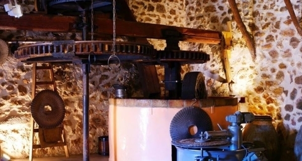Vieux Moulin à Huile du Partégal