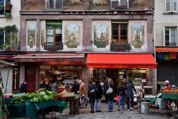 Le Quartier Mouffetard et le grand Couvent des Spiritains