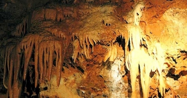 Les grottes de Saint-Cézaire