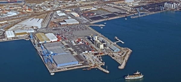 Le port de commerce de Sète