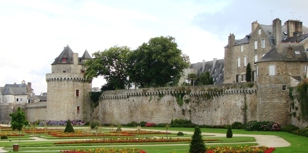 Les interdits de fortifications de Vannes