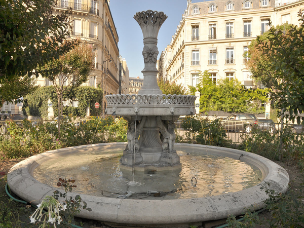 Le quartier François 1er : luxe, couture et tragédie