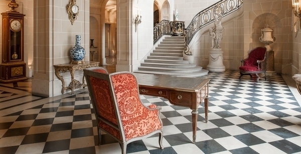 En compagnie de Pierre Godefin, maître d’hôtel du comte Moïse de Camondo