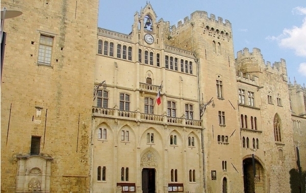 Le palais des archevêques : du palais roman à l'Hotel de Ville