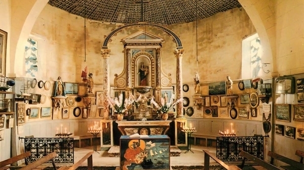 Chapelle ND des Auzils et son cimetière marin
