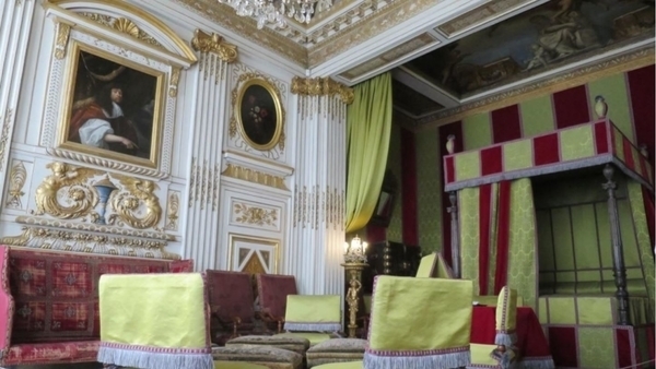 La duchesse de Sully en sa demeure du Marais