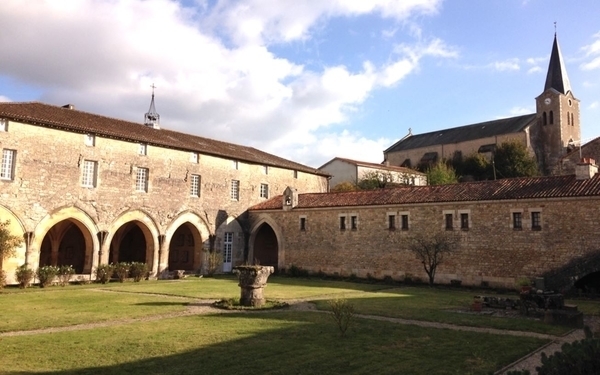 Abbaye de Charroux