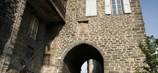 Saint-Flour, les remparts