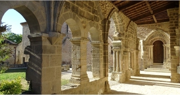 Abbaye de Saint-Amant-de-Boixe - Crypte et clocher