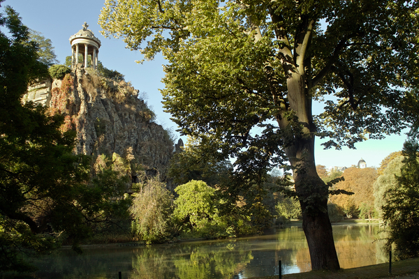 Des villas champêtres des Buttes Chaumont au bassin de la Villette