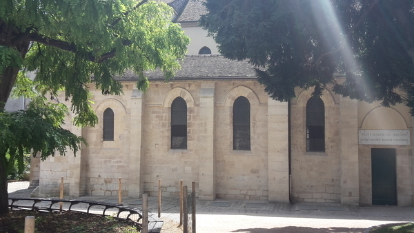 Plus ancien quartier de la rive gauche autour de Saint-Séverin et Saint-Julien-le-Pauvre