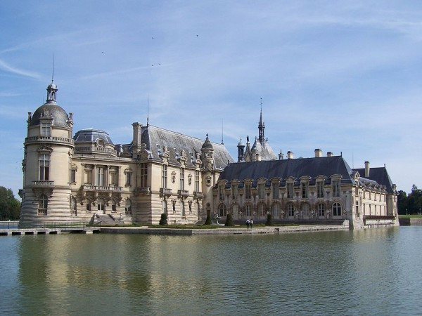 Tour of the Chantilly Domain