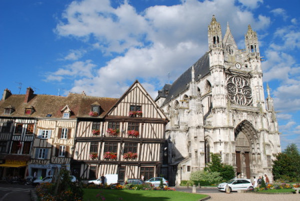 Vernon, une ville d'art et d'histoire au bord de la Seine