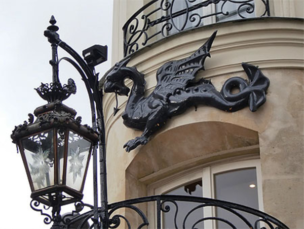 De la rue du Dragon aux hôtels du quai Malaquais