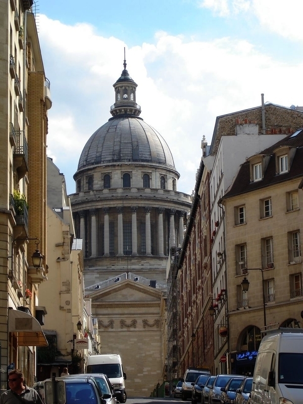 De St Etienne du Mont aux maisons du Moyen-Age du Quartier Latin