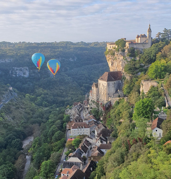 Rocamadour, mil años de historia suspendidos en el acantilado (más de 20 personas)